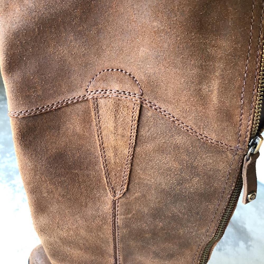 Guess boots. 🤎. Size 5.5 M - Picture 3 of 9